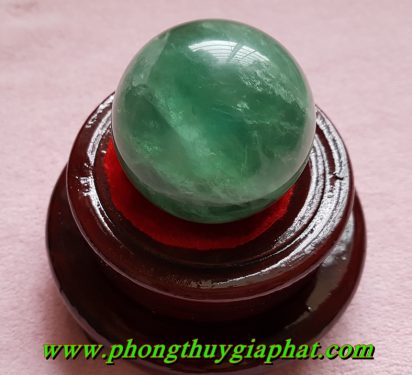 Quả cầu phong thủy thạch anh xanh