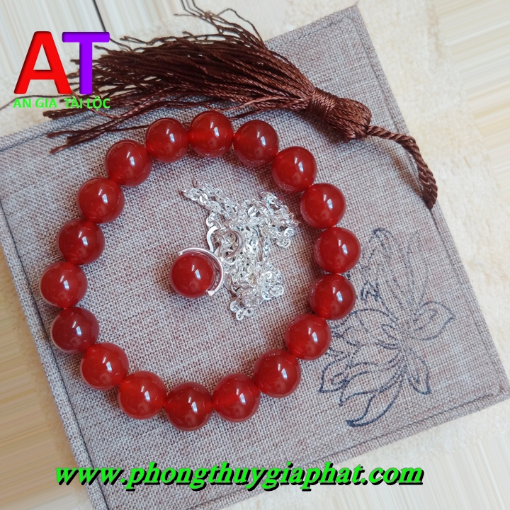 Vòng đeo tay đá mã não, phong thủy tuổi Giáp Tuất 1994