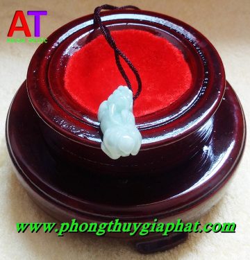 Mặt dây chuyền tỳ hưu cẩm thạch trắng