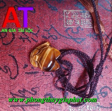 Mặt dây chuyền hồ ly đá mắt hổ 