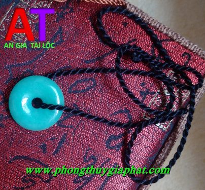 Mặt dây chuyền đồng điếu cẩm thạch xanh