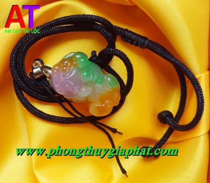 Mặt dây chuyền tỳ hưu đá tứ quý