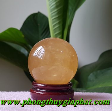 Quả cầu phong thủy thạch anh vàng