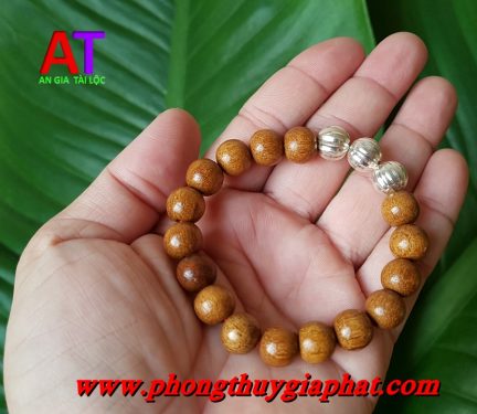 Vòng đeo tay dâu tằm mix bạc 