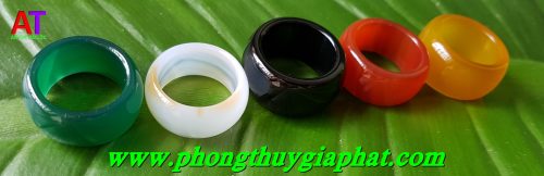 Nhẫn đá mã não