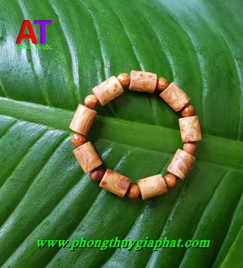 Vòng đeo tay huyết long nu đốt trúc