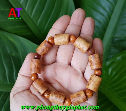 Vòng đeo tay huyết long nu đốt trúc