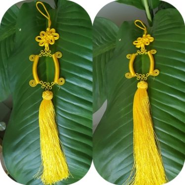 Móc treo ô tô dây vàng