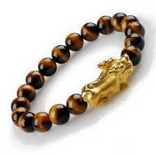 Vòng tay phong thủy “bùa may mắn”