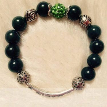 Vòng tay phong thủy “bùa may mắn”