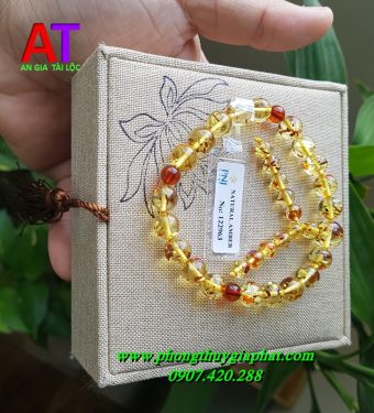Vòng đeo tay hổ phách