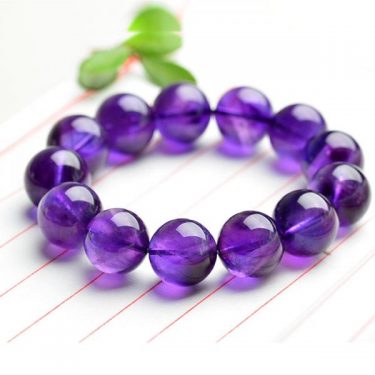 Nét đẹp và công dụng tuyệt vời của thạch anh tím trong Phong thủy