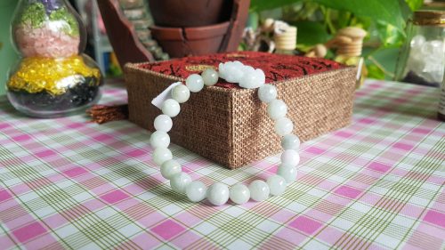 Vòng tay cẩm thạch