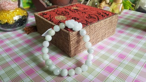 Vòng tay cẩm thạch