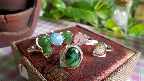 Nhẫn ngọc cẩm thạch