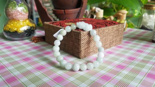 Vòng tay cẩm thạch