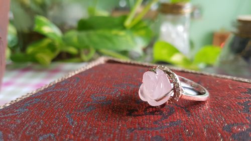 Nhẫn thạch anh hồng