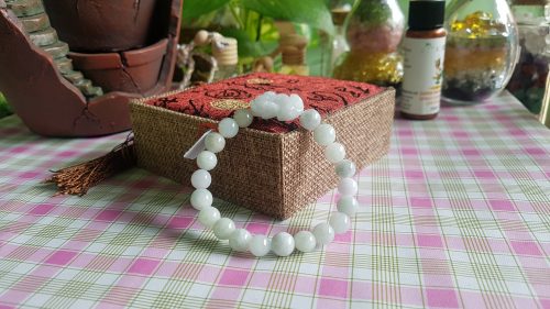 Vòng tay cẩm thạch