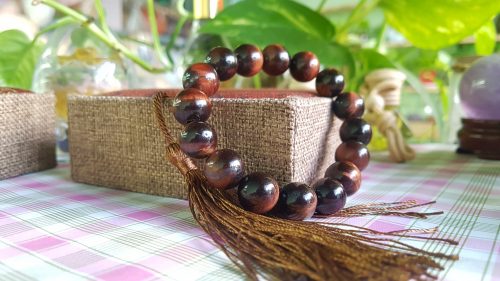 Vòng đeo tay đá mắt hổ đỏ 12li