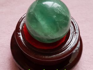 Quả cầu phong thủy thạch anh xanh