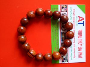 Vòng đeo tay gỗ trắc