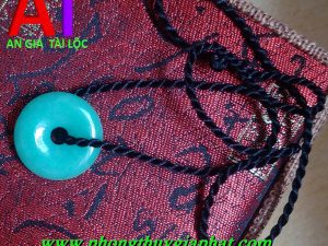 Mặt dây chuyền đồng điếu cẩm thạch xanh
