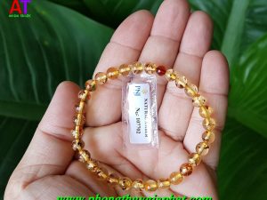 Vòng đeo tay hổ phách