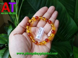 Vòng đeo tay hổ phách