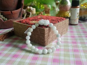 Vòng tay cẩm thạch