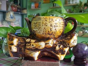 Chậu cây hình ấm cổ