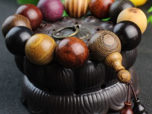 Vòng tay gỗ đa bảo